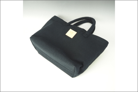 【0735-1】感動を生む吊り編みの技！度詰め天竺ニットトート　黒