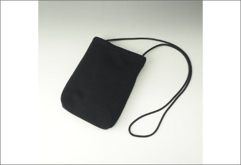 【0736-1】感動を生む吊り編みの技！度詰め天竺ニットサコッシュ　黒