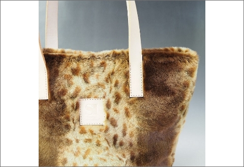 【0711】存在感のある色と柄! フェイクファートート　ブラウン