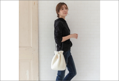 【0732-1】南フランスの大自然が育てた！メリノウールボア巾着バッグ