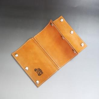 【1077-1】心躍るビンテージレザーの質感！牛革CB缶カバー BEIGE　( 野口オートキャンプ場 協力)