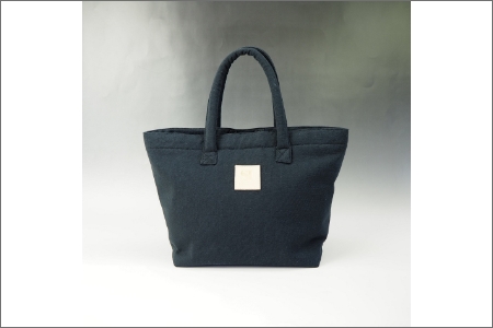 【0735-1】感動を生む吊り編みの技！度詰め天竺ニットトート　黒