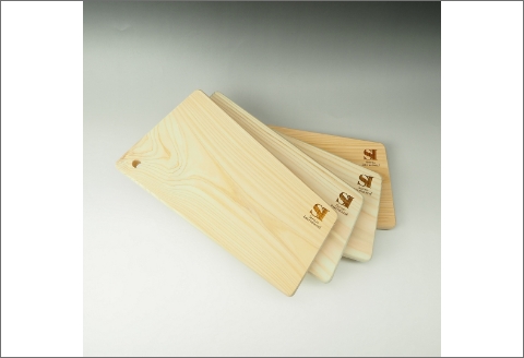 【0748-2】アウトドア心をくすぐる！紀州ひのき カッティングボード　S