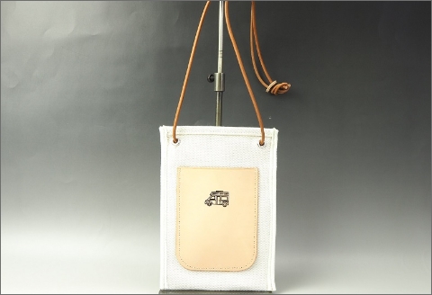 【1032-1】キャンピングカーロゴがお洒落！　帆布サコッシュ　( 野口オートキャンプ場 )