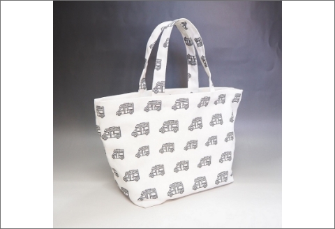 【1037-2】キャンピングカープリントがお洒落！　帆布トートバッグ　生成 ( 野口オートキャンプ場 )