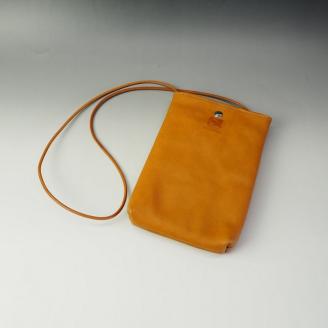 【1053】心躍るビンテージレザーの質感! 牛ヌメ革ミニサコッシュ　ブラウン