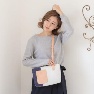 【0887-1】斬新なバイカラーが新鮮！　帆布ショルダーバッグ　ブルー