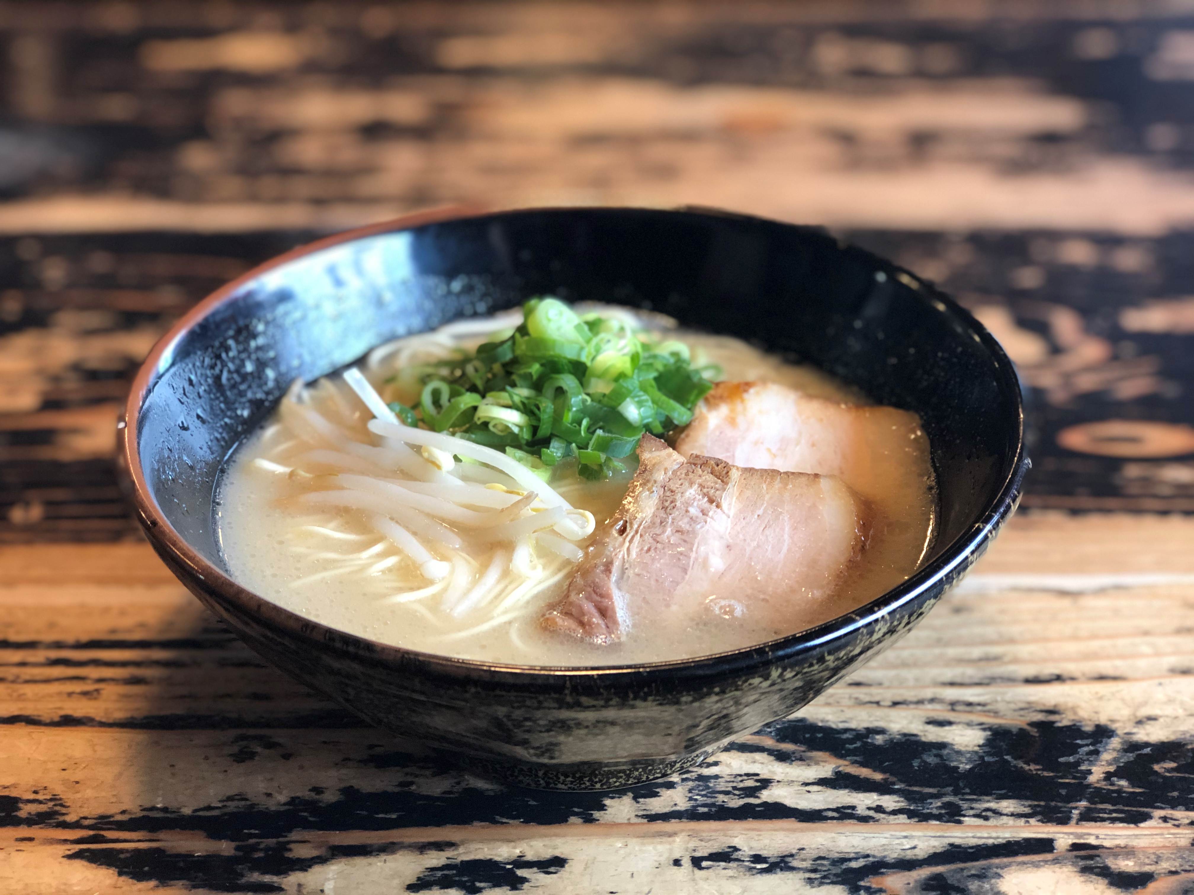 【1247】豚骨ら～めん（２食入り）・ピリ辛高菜セット