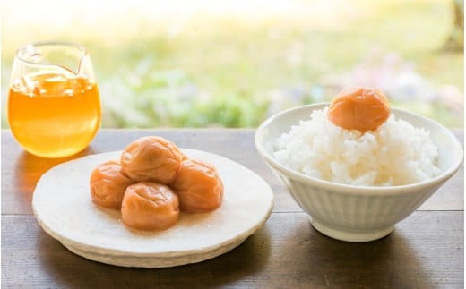 【田辺市20周年記念】 梅干し 紀州南高梅 うすみつ 個包装20粒(うす塩10粒/はちみつ10粒) 花ふきんが選べる / 紀州南高梅 南高梅 梅干し 梅干 梅 はちみつ うす塩味  塩分控えめ 田辺市 和歌山県 【isg046-sakura】