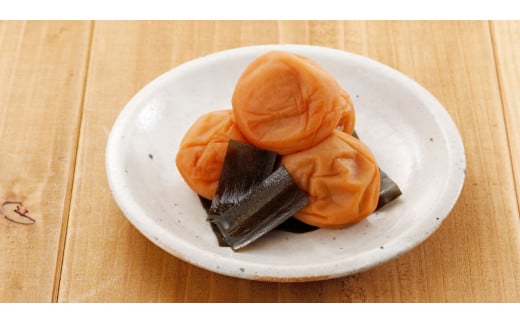 紀州こんぶ梅（塩分約9％）800g  / 田辺市 紀州南高梅 南高梅 梅干し 梅干 梅 うめ 肉厚 お米 おにぎり 焼酎 梅酒 健康 こんぶ【kbe014】