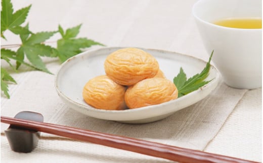 【3ヶ月定期便】 大人気梅干し 幻の梅 500g (粒2L/約30粒) <はちみつ梅干/塩分5％> / 梅干し 梅干 紀州南高梅 南高梅 梅 和歌山 田辺 はちみつ 蜂蜜 減塩 5％ 塩分控えめ ご飯のお供 お歳暮 ギフト お祝い お歳暮ギフト【okh028-tk】