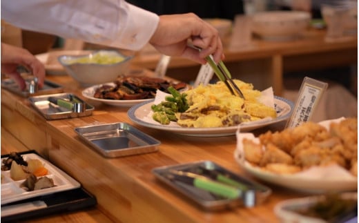 「スローフードバイキング農家レストランみかん畑」ペアランチチケット / お食事 お食事券 バイキング ランチ 和歌山 田辺市 旬の食材 新鮮 スローフード ヘルシー 美味しい 野菜 農家 レストラン 【grt001-1】