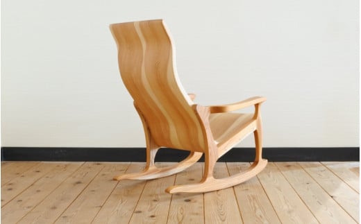 木の椅子工房G.WORKSの『ロッキングチェア』 / 和歌山 田辺市 龍神村 紀州杉 杉 スギ 桜 さくら 木 木の椅子 家具 イス 椅子 チェア【gwo004-1】