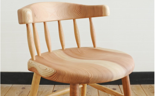 紀州スギのコシイス / 和歌山 田辺市 龍神村 紀州材 紀州杉 杉の木 スギ 桜 サクラ 椅子 チェア 木の椅子 家具【gwo022-1】