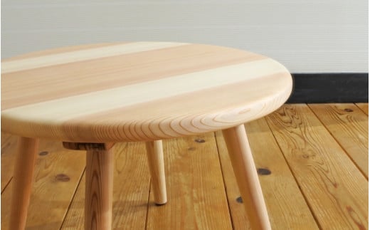 紀州スギのローテーブル / 和歌山 田辺市 龍神村 紀州杉 すぎ 木 天然木 家具 インテリア つくえ 机 勉強机 サイドテーブル 入学祝【gwo028-1】