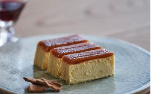 MOGAチーズテリーヌ（梅）2本入り / 田辺市 チーズテリーヌ 梅チーズテリーヌ チーズケーキ お菓子 スイーツ ギフト プレゼント【mob007-1】