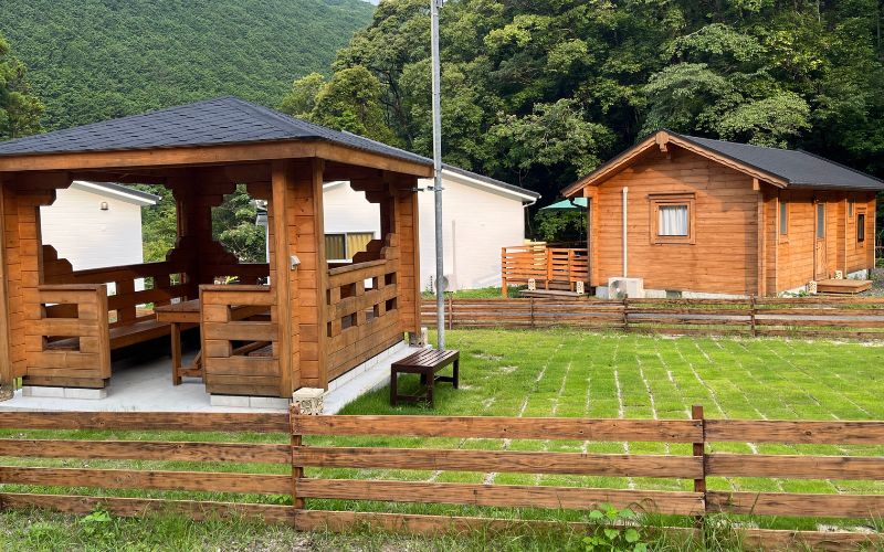 【愛犬と宿泊】 グランピング DOG PALACE camp village 宿泊利用券5000円分 /  旅行 宿泊 リラックス  和歌山 田辺市 熊野古道【dpc002】
