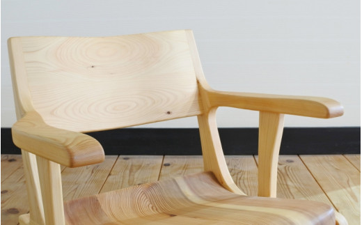 紀州材のロッキング座椅子 / 和歌山 田辺市 龍神村 紀州材 紀州杉 紀州スギ 杉 スギ 杉の木 檜 ヒノキ ロッキングチェア 座椅子 椅子 木の椅子 家具 椅子 チェア【gwo001-1】