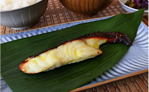 味噌漬けセット（鯛・鰆・銀鮭　各2切）計6切 / 和歌山県 小分け包装 みそ漬け おかず お弁当 箱入り 贈答品 ギフト 田辺市【han003-2】