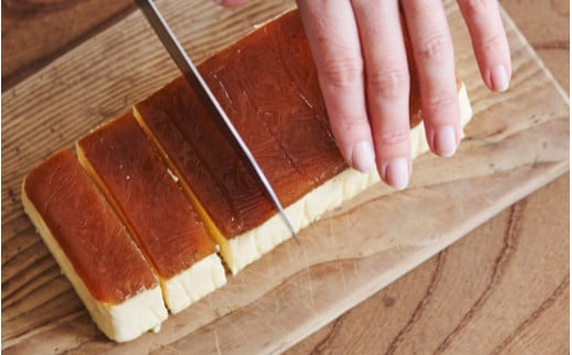 MOGAチーズテリーヌ（梅）2本入り / 田辺市 チーズテリーヌ 梅チーズテリーヌ チーズケーキ お菓子 スイーツ ギフト プレゼント【mob007-1】