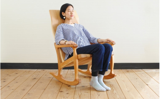 木の椅子工房G.WORKSの『ロッキングチェア』 / 和歌山 田辺市 龍神村 紀州杉 杉 スギ 桜 さくら 木 木の椅子 家具 イス 椅子 チェア【gwo004-1】