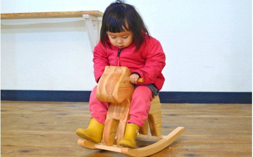 紀州ヒノキの木馬 / 和歌山 田辺市 龍神村 紀州材 紀州ヒノキ 檜 ヒノキ 木馬 もくば 木のおもちゃ 赤ちゃん 子供 プレゼント 出産祝い【gwo019-1】