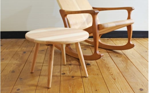 紀州スギのローテーブル / 和歌山 田辺市 龍神村 紀州杉 すぎ 木 天然木 家具 インテリア つくえ 机 勉強机 サイドテーブル 入学祝【gwo028-1】