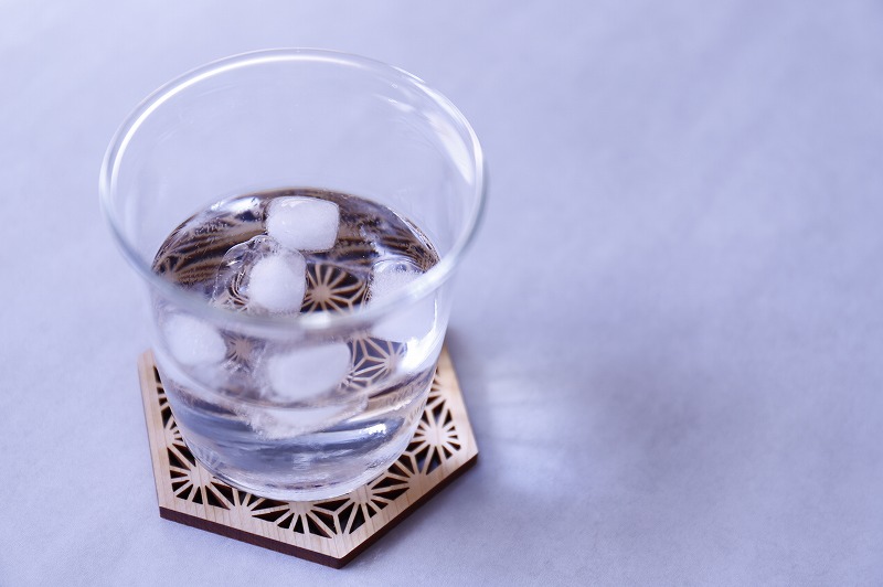 和柄コースター（六角麻の葉） 2枚セット 杢美-Mokuharu- おしゃれ コースター 木製 木 ひのき 檜 キッチン用品 キッチングッズ 食器【mkh007A-2】