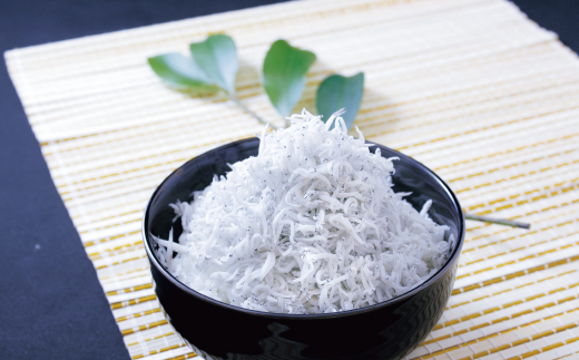 釜揚げしらす1kg（箱入り）  /しらす 釜揚げしらす ふっくら おかず 魚 安心 人気 体にいい ごはんのお供 自慢 やわらかい 美味しい【ojs004A】