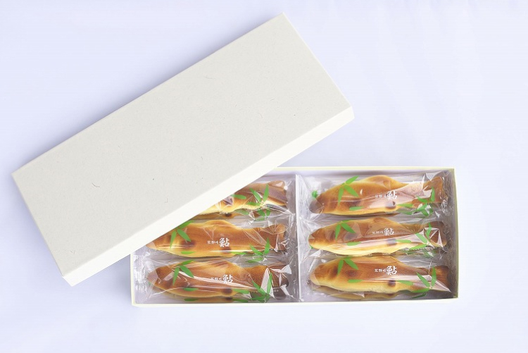 熊野川鮎 12個入り　鮎を典雅にかたちどった銘菓　詰め合わせ 焼き菓子 菓子 お菓子 ギフト【fks103A】