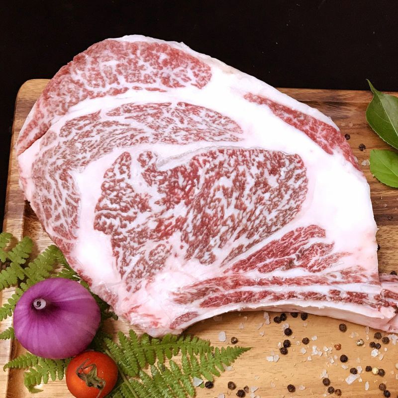 熊野牛 トマホーク 900g /熊野 牛 うし 肉 お肉 にく ホーク 【mtf434A】