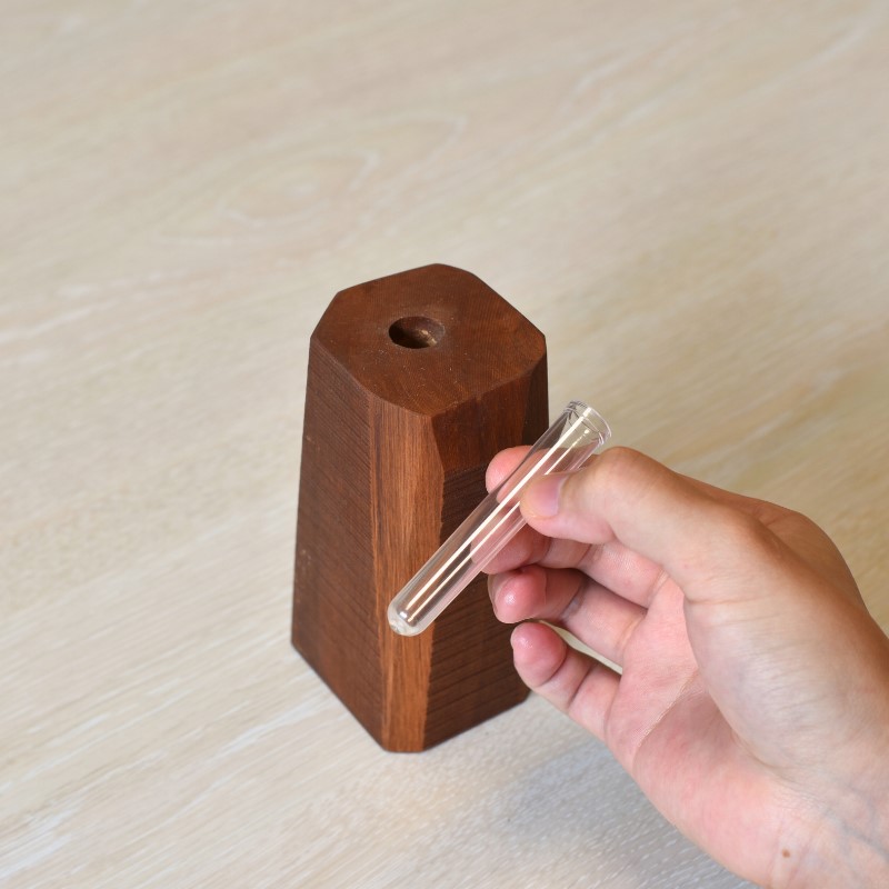 ＼全てが１点もの／一輪挿し 木製   形はおまかせ/フラワーベース 花瓶  木工品 工芸品 紀美野町 癒し【twn013】