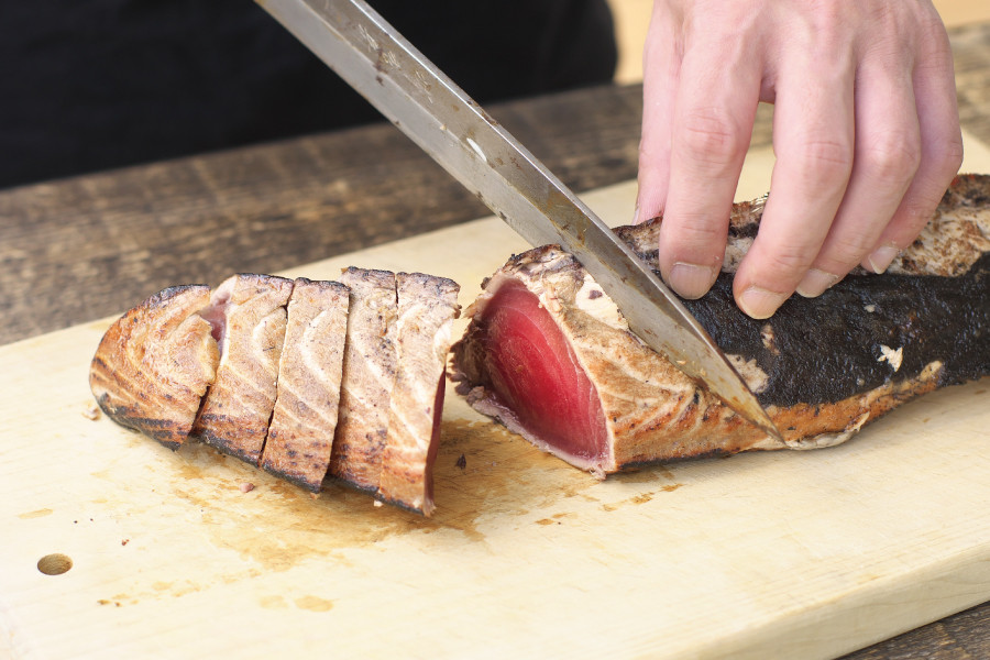 【訳あり】藁焼きかつおのたたき 1kg (藻塩付き) / 増量 訳アリ 鰹 カツオタタキ カツオのたたき 鰹のたたき 丼 刺身【nks103B】