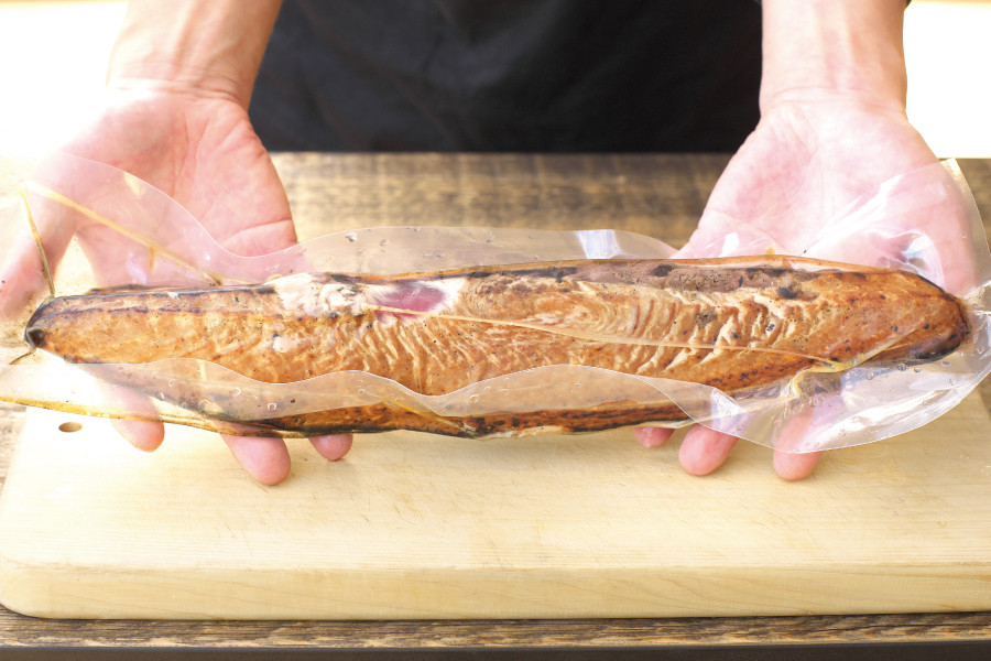 【訳あり】藁焼きかつおのたたき 1kg (藻塩付き) / 増量 訳アリ 鰹 カツオタタキ カツオのたたき 鰹のたたき 丼 刺身【nks103B】