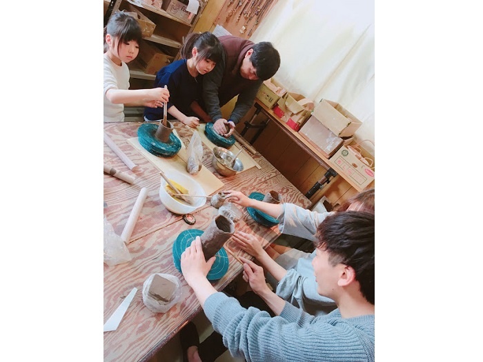 陶芸体験★手びねり★ 1名様 約2時間 /陶芸体験 陶芸 手びねり 2時間 紀美野町 【skb001】