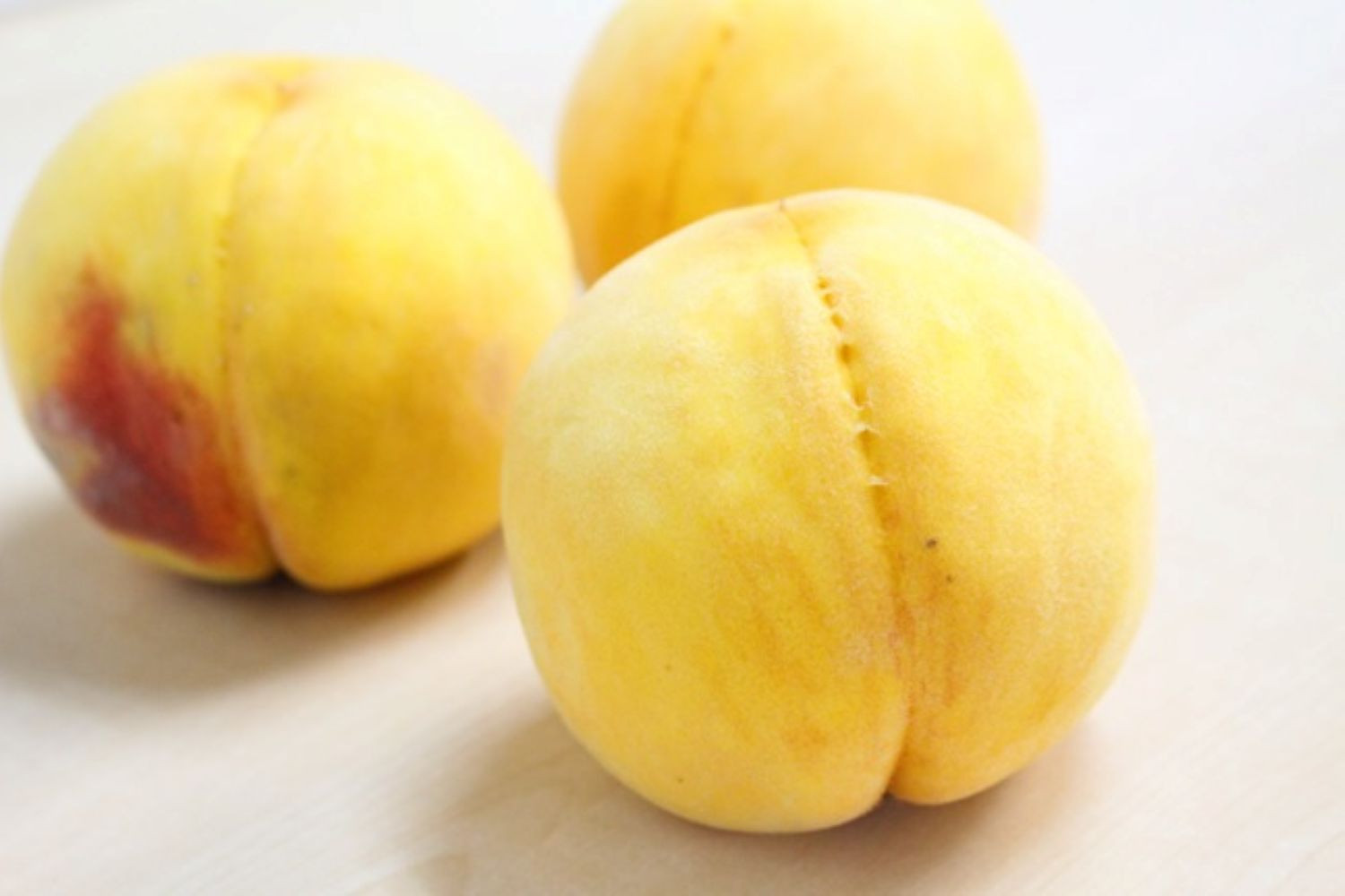 和歌山の黄桃(黄貴妃) 約2kg 【濃厚】 先行予約【9月上旬～中旬発送】