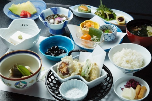 高野山・世界遺産きっぷ引換券（高野山内宿坊昼食券付）