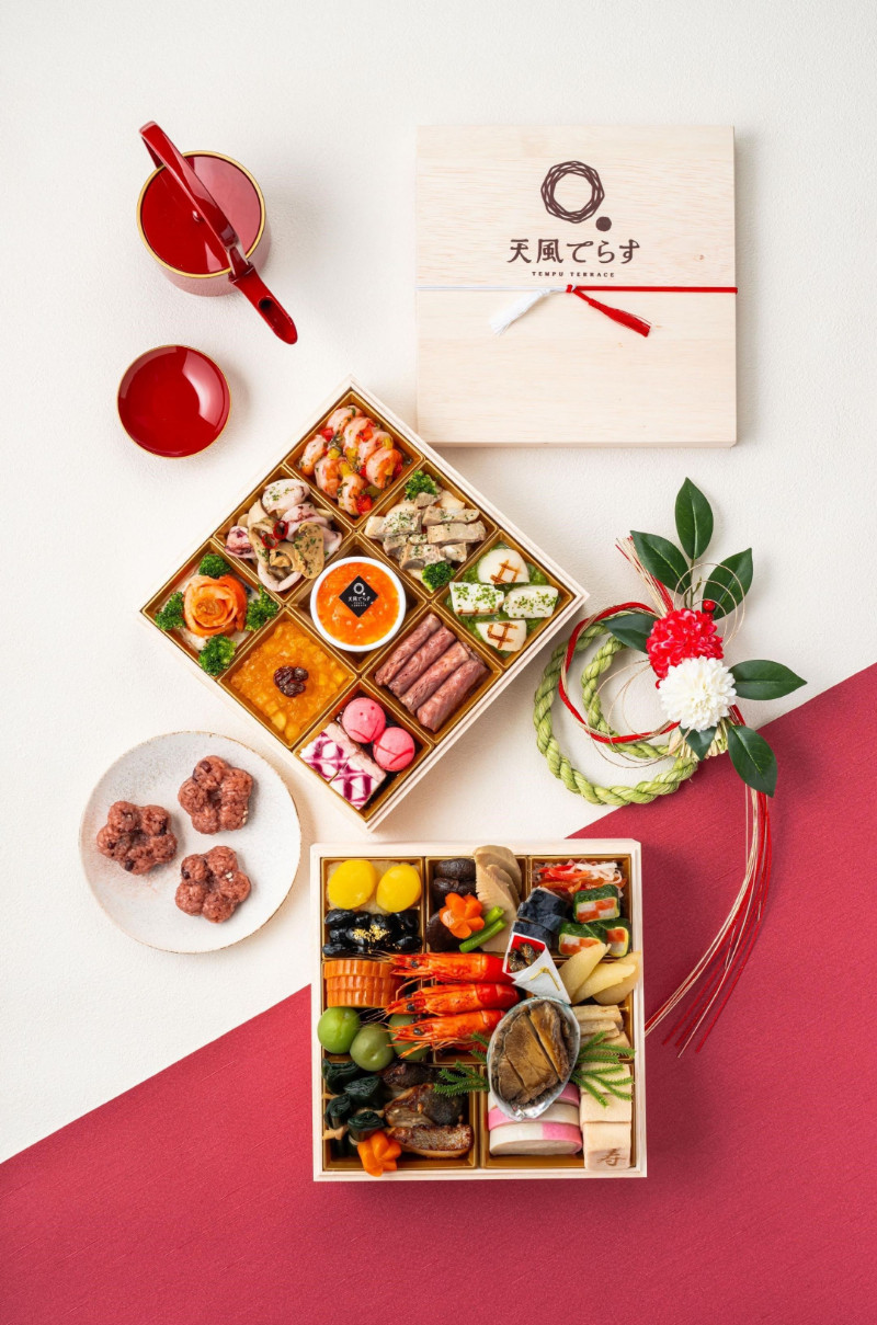 ［予約］天風てらすおせち（約3～4人前）厳選食材 全32品 紀州漆器塗り箸一膳付き