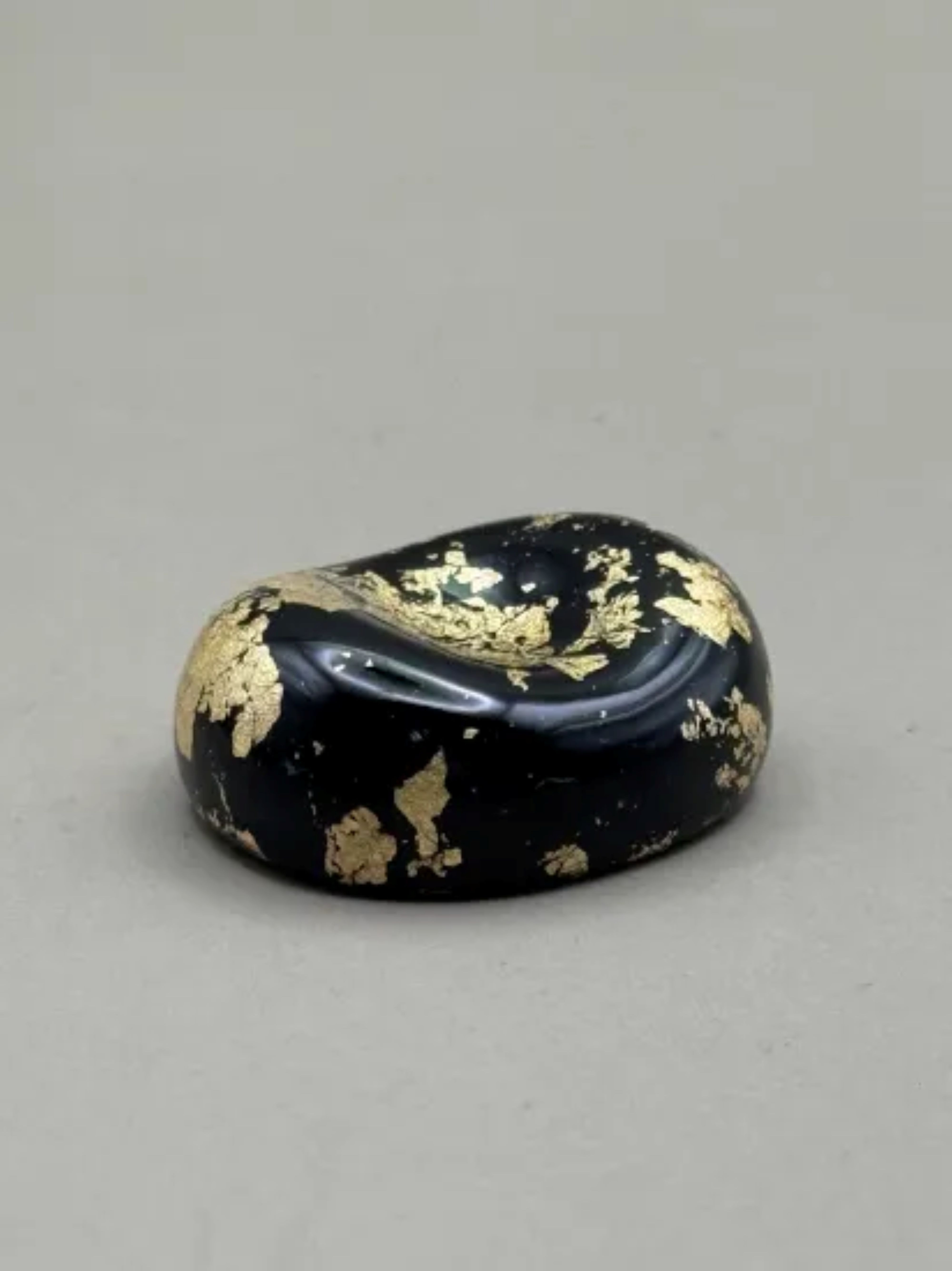 箸置き へこみ 漆黒金箔［NF218］