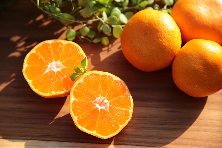 ZS6145n_主井農園 高級 松兵衛みかん 2.5kg (青秀 S～Lサイズお