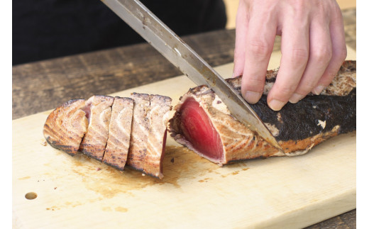 【訳あり】 藁焼き かつお の たたき 1kg （藻塩入り） / 鰹 カツオ 魚介 たたき ※離島への配送不可【nks209-c-1-B】