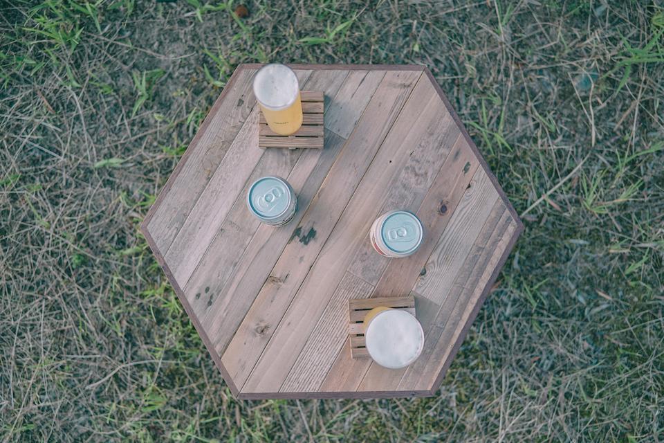 アウトドア用【ヘキサゴン形 折りたたみテーブル】（SIL CAMP）