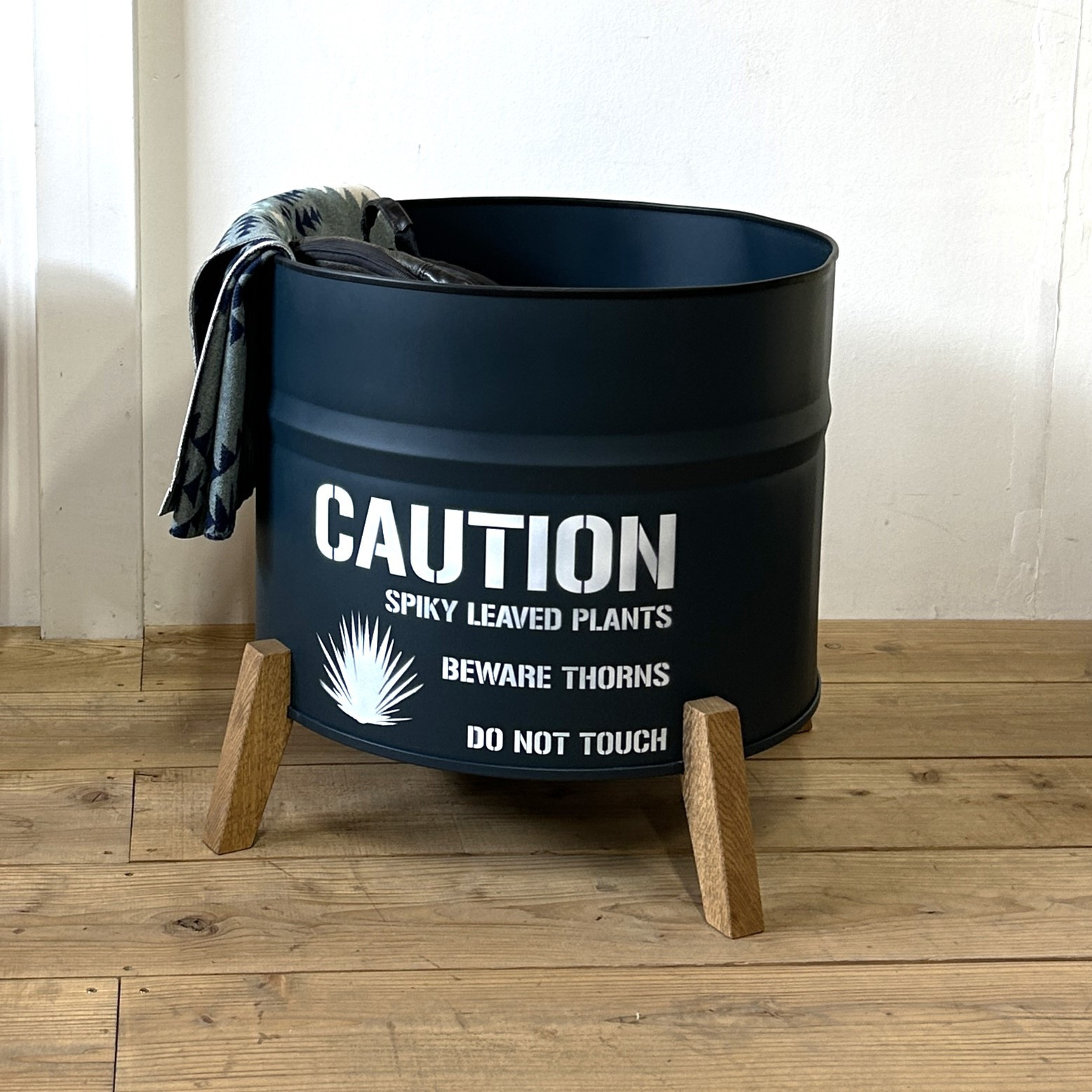 ドラム缶プランター 【本体ネイビー×脚ブラウン色】