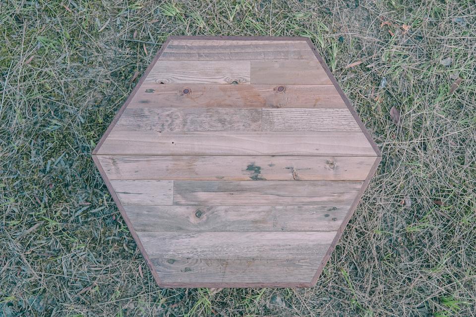 アウトドア用【ヘキサゴン形 折りたたみテーブル】（SIL CAMP）