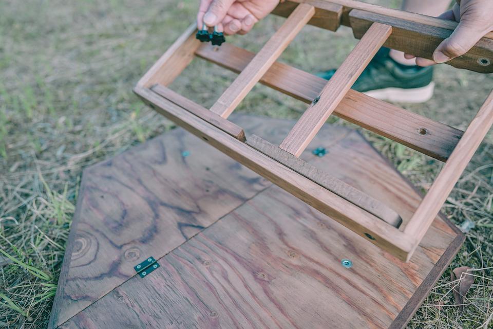 アウトドア用【ヘキサゴン形 折りたたみテーブル】（SIL CAMP）