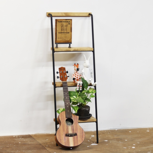 アイアン壁掛けシェルフ　アイアン部分：艶消し黒　ラダー（階段型）ナチュラルアンティークスタイル