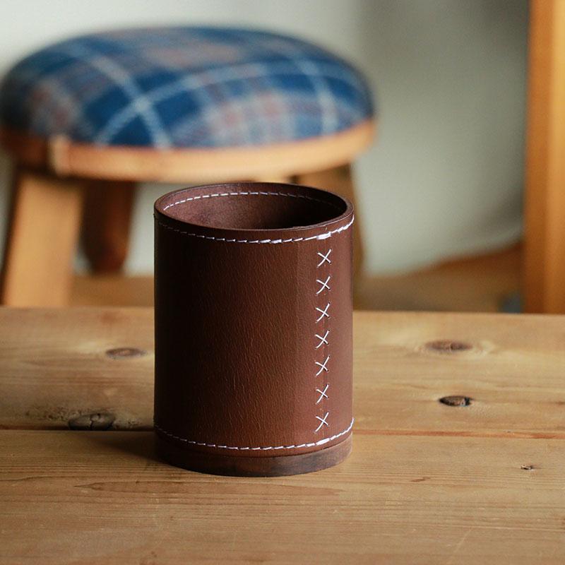 レザーとウォルナットのペン立て【ブラウン】