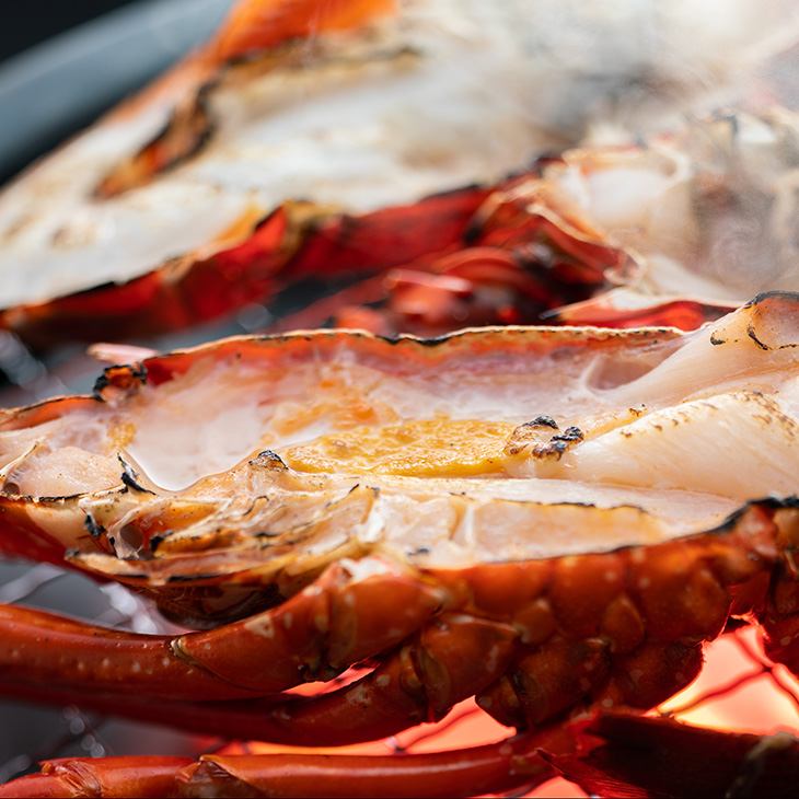 地元産 冷凍伊勢海老カット(サイズ不揃い）約1kg◇｜えび 