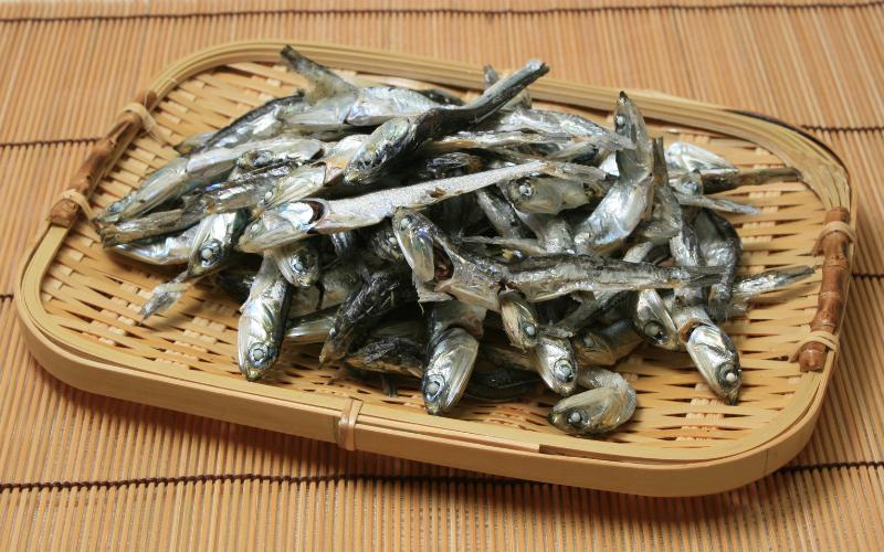 美味しい煮干し400ｇ / いわし 鰯 イワシ 煮干し おやつ 国産 魚 お魚 さかな 食品 和歌山県 由良町【uoms008】