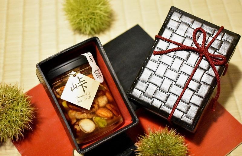 ナッツの蜂蜜漬【峠プレミアム 萌（MOE）】～熊野古道 峠の蜂蜜×ナッツ 【SW12】